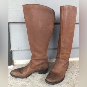 Size 8, Bjorn, brown boots.
